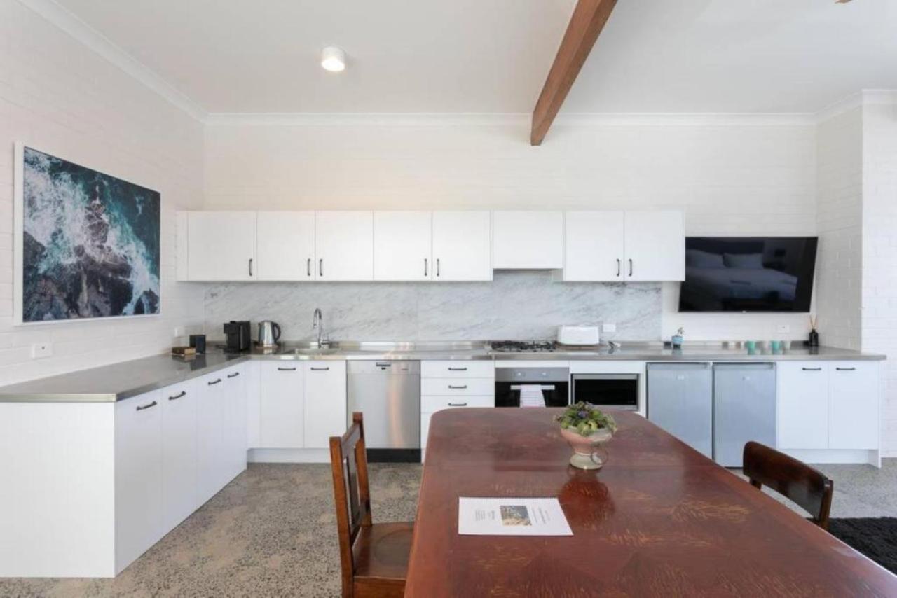 Upscale Cliffside Studio With Ocean Views North Bondi Sydney Zewnętrze zdjęcie
